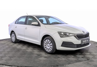 Подержанный автомобиль Skoda Rapid Liftback 2021 года (3 фото)
