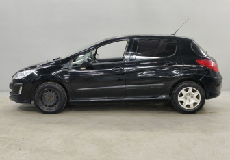 Подержанный автомобиль Peugeot 308 Hatchback 2010 года (8 фото)