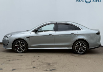 Подержанный автомобиль Kaiyi E5 2023 года (8 фото)
