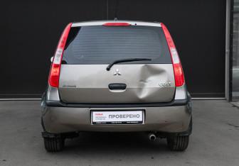 Подержанный автомобиль Mitsubishi Colt Hatchback 2007 года (5 фото)