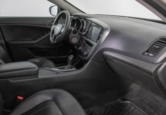 Подержанный автомобиль Kia Optima Sedan 2011 года (9 фото)