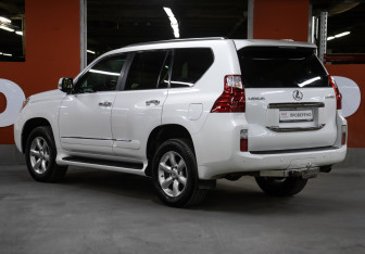 Подержанный автомобиль Lexus GX 2013 года (7 фото)