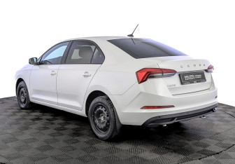 Подержанный автомобиль Skoda Rapid Liftback 2021 года (7 фото)