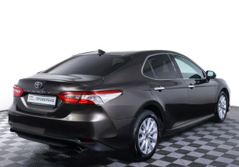 Подержанный автомобиль Toyota Camry Sedan 2020 года (5 фото)