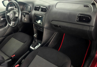 Подержанный автомобиль Volkswagen Polo Sedan 2011 года (10 фото)