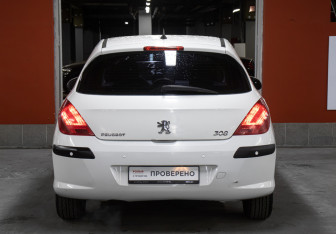 Подержанный автомобиль Peugeot 308 Hatchback 2008 года (6 фото)