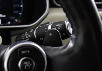 Подержанный автомобиль Land Rover Range Rover 2014 года (22 фото)