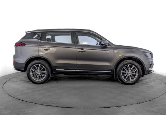 Подержанный автомобиль Geely Atlas Pro 2022 года (4 фото)