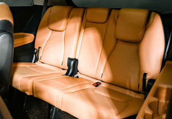 Подержанный автомобиль Kia Carnival 2020 года (16 фото)