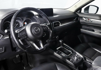 Подержанный автомобиль Mazda CX-5 2017 года (9 фото)