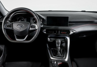 Подержанный автомобиль Kaiyi E5 2023 года (10 фото)