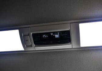 Подержанный автомобиль Volkswagen Multivan 2020 года (17 фото)