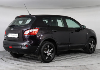 Подержанный автомобиль Nissan Qashqai 2011 года (3 фото)