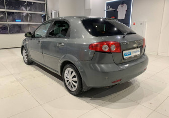 Подержанный автомобиль Chevrolet Lacetti Hatchback 2009 года (6 фото)