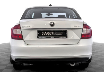 Подержанный автомобиль Skoda Rapid Liftback 2019 года (6 фото)