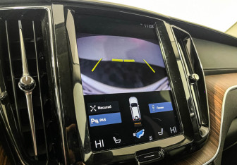 Подержанный автомобиль Volvo XC60 2019 года (16 фото)