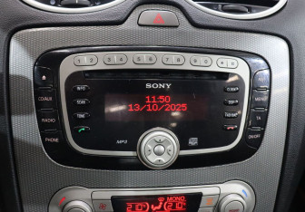 Подержанный автомобиль Ford Focus Sedan 2009 года (19 фото)