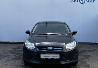 Подержанный автомобиль Ford Focus Sedan 2013 года (2 фото)