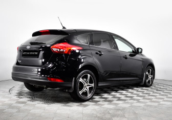 Подержанный автомобиль Ford Focus Hatchback 2018 года (3 фото)