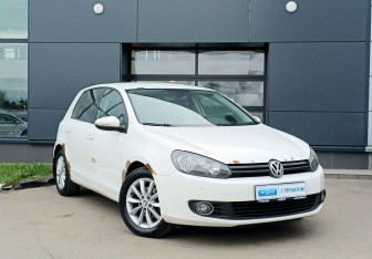Подержанный автомобиль Volkswagen Golf Hatchback 2011 года (3 фото)