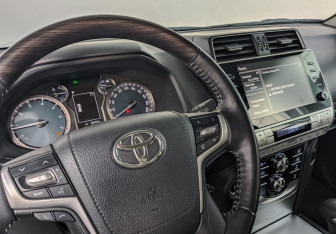 Подержанный автомобиль Toyota Land Cruiser Prado 2021 года (26 фото)