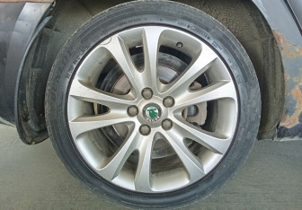 Подержанный автомобиль Skoda Superb Liftback 2010 года (17 фото)