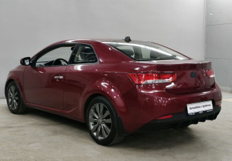 Подержанный автомобиль Kia Cerato Coupe 2011 года (8 фото)