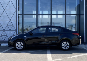 Подержанный автомобиль Kia Rio Sedan 2018 года (8 фото)