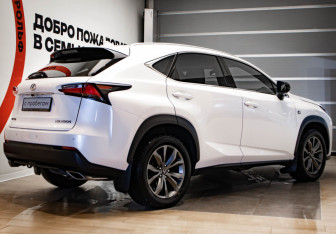 Подержанный автомобиль Lexus NX 2017 года (4 фото)