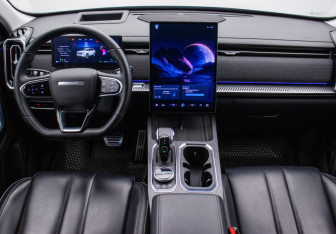 Подержанный автомобиль Jaecoo J7 2023 года (13 фото)