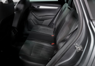 Подержанный автомобиль Skoda Karoq 2020 года (10 фото)
