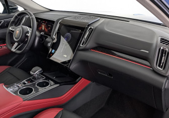 Новый Hongqi HS3 2025 (9 фото)