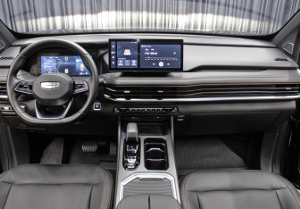 Подержанный автомобиль Geely Okavango 2024 года (15 фото)