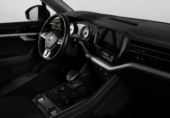 Подержанный автомобиль Volkswagen Touareg 2019 года (11 фото)