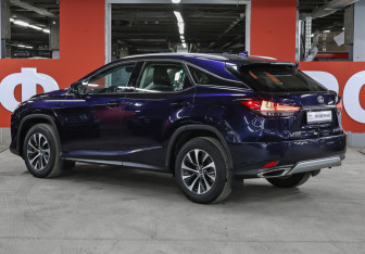 Подержанный автомобиль Lexus RX 2021 года (7 фото)