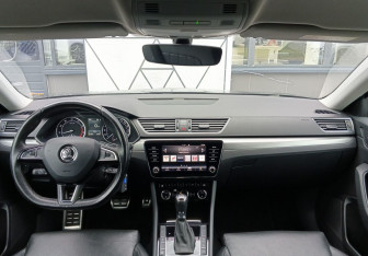 Подержанный автомобиль Skoda Superb Liftback 2018 года (12 фото)