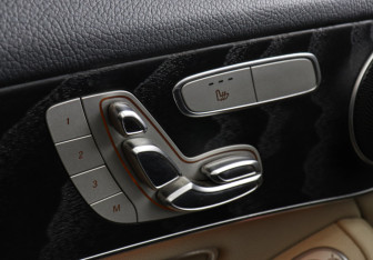 Подержанный автомобиль Mercedes-Benz GLC Coupe 2019 года (16 фото)