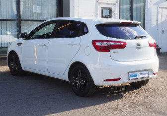 Подержанный автомобиль Kia Rio Hatchback 2013 года (7 фото)