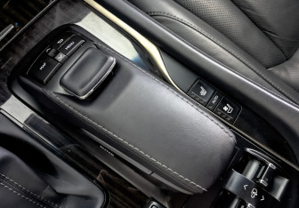 Подержанный автомобиль Lexus LX 2019 года (27 фото)