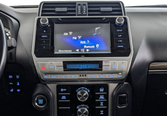 Подержанный автомобиль Toyota Land Cruiser Prado 2020 года (17 фото)