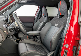 Подержанный автомобиль MINI Countryman 2024 года (29 фото)