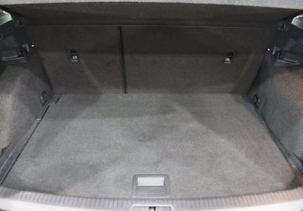 Подержанный автомобиль Volkswagen Golf Hatchback 2018 года (23 фото)