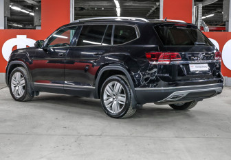 Подержанный автомобиль Volkswagen Teramont 2018 года (7 фото)