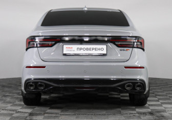 Подержанный автомобиль Omoda S5 GT 2023 года (6 фото)