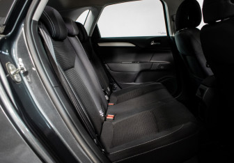Подержанный автомобиль Citroen C4 Hatchback 2013 года (9 фото)