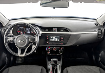 Подержанный автомобиль Kia Rio Hatchback 2021 года (14 фото)