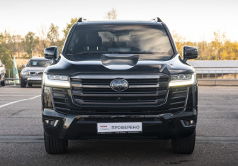 Подержанный автомобиль Toyota Land Cruiser Suv 2023 года (2 фото)