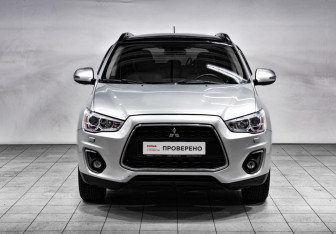 Подержанный автомобиль Mitsubishi ASX 2013 года (2 фото)