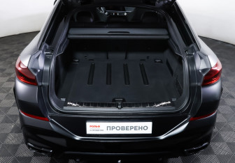 Подержанный автомобиль BMW X6 2021 года (10 фото)