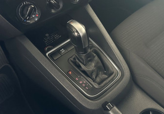 Подержанный автомобиль Volkswagen Jetta Sedan 2015 года (14 фото)